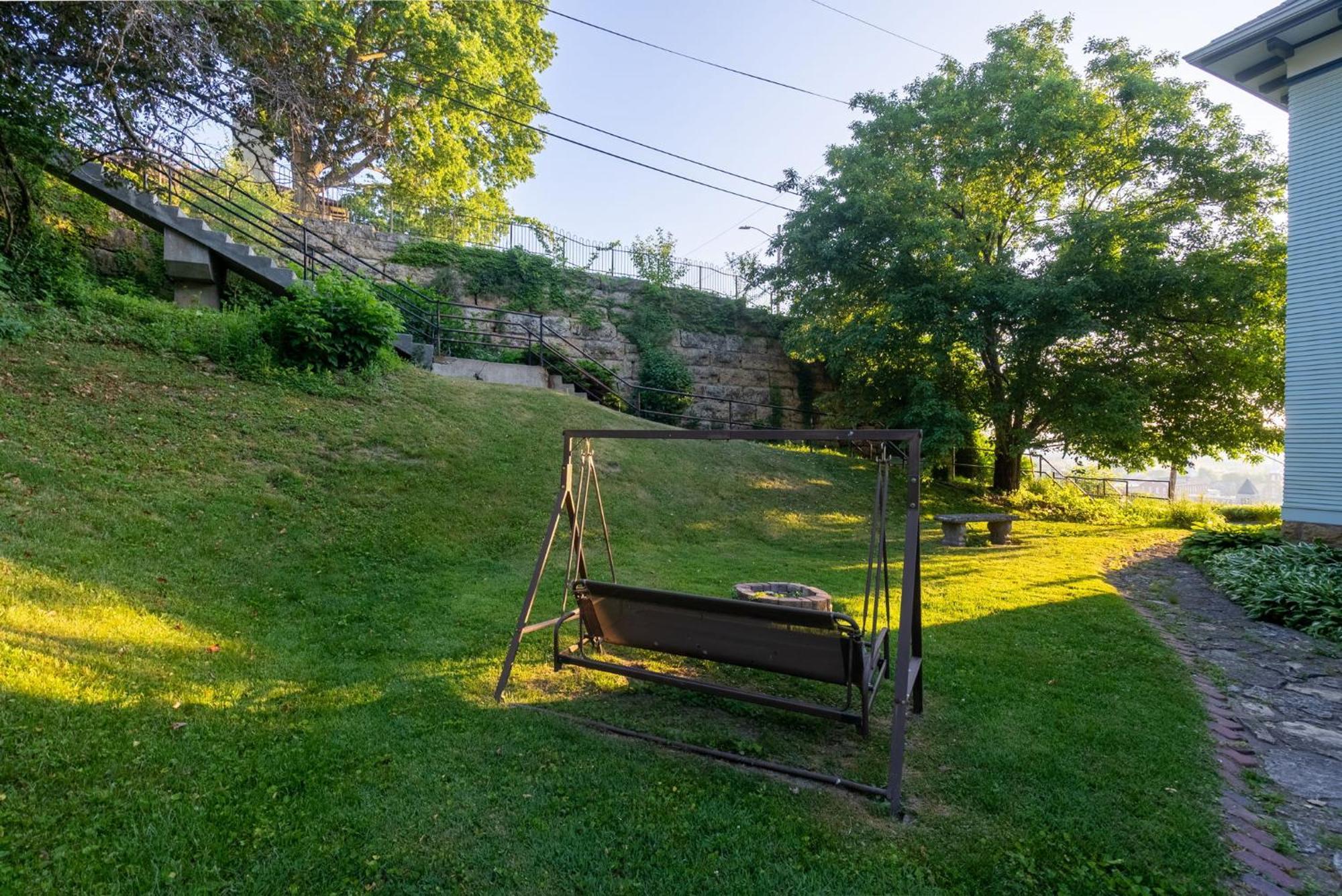 Dubuque'S Front Porch, Historic Charmer, Walk Downtown Bagian luar foto